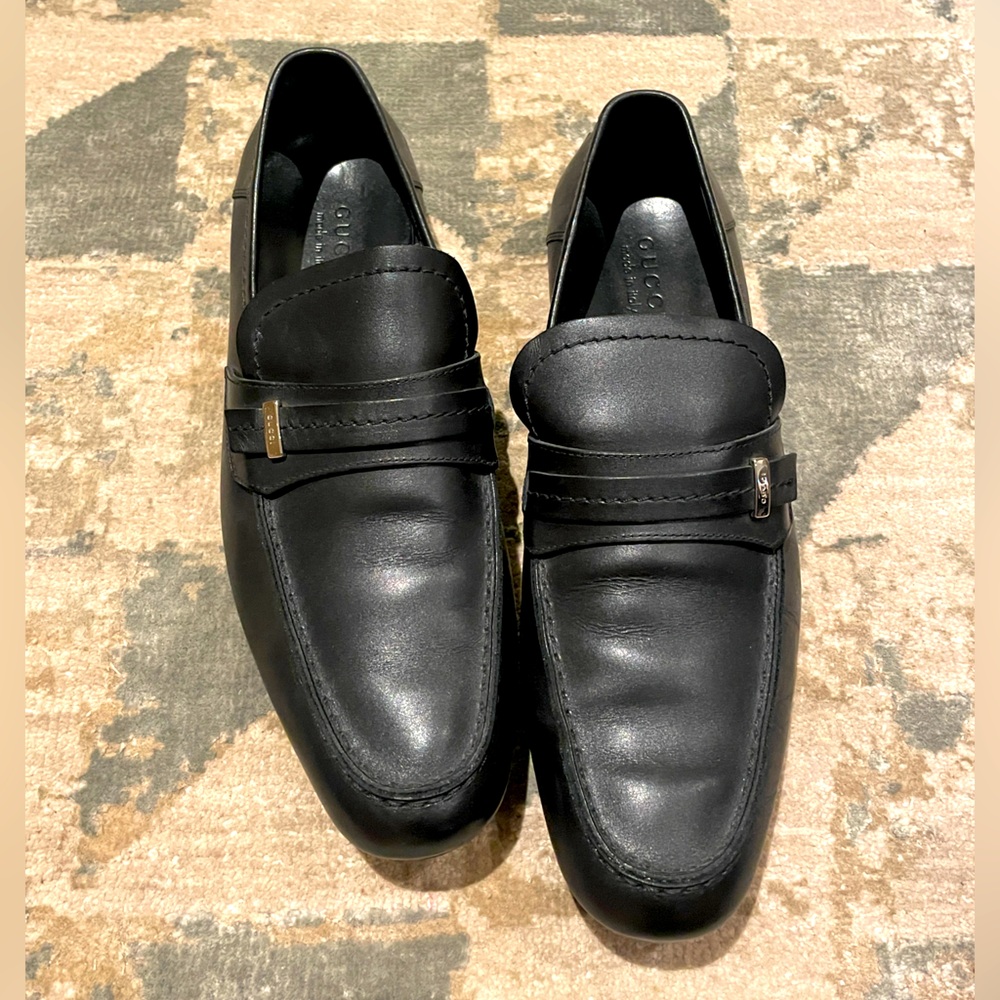 Men’s Gucci leather loafers